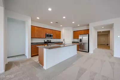 8752 W Medlock Drive, Glendale, AZ 85305 - Photo 6