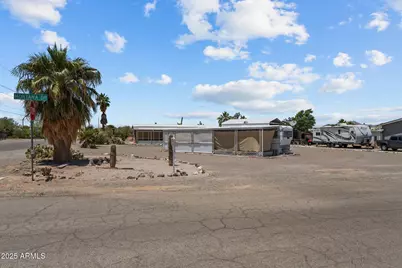 39984 Montana Drive, Salome, AZ 85348 - Photo 1