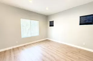 3998 W Roundabout Cir, Chandler, AZ 85226 - Photo 4