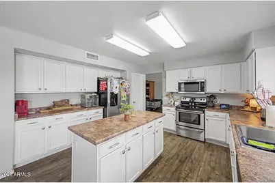 2115 E Cielo Grande Avenue, Phoenix, AZ 85024 - Photo 2