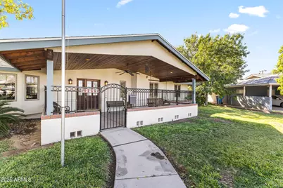 2047 W Cambridge Avenue, Phoenix, AZ 85009 - Photo 4