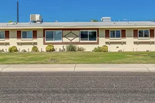 10328 W Clair Dr, Sun City, AZ 85351 - Photo 2
