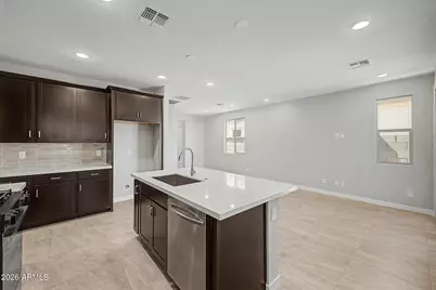 5573 N 205th Lane, Buckeye, AZ 85396 - Photo 6