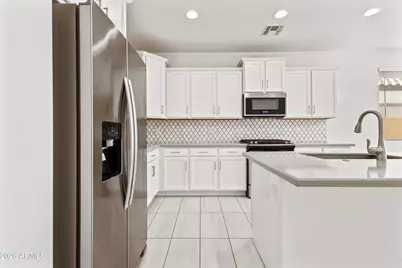 23132 N 126th Lane, Peoria, AZ 85373 - Photo 8