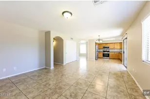 12937 W Holly St, Avondale, AZ 85392 - Photo 6
