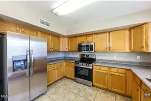 12937 W Holly St, Avondale, AZ 85392 - Photo 8
