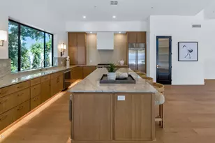 8695 E Charter Oak Dr, Scottsdale, AZ 85260 - Photo 10
