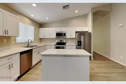 13383 W Watson Lane, Surprise, AZ 85379 - Photo 4