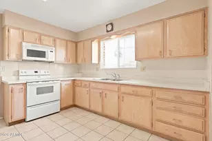 10420 W Corte Del Sol Oeste --, Sun City, AZ 85351 - Photo 14