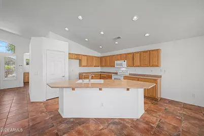 8605 W Apache Street, Tolleson, AZ 85353 - Photo 10