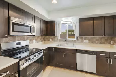 9523 E Dallas Street, Mesa, AZ 85207 - Photo 8