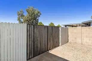 9523 E Dallas St, Mesa, AZ 85207 - Photo 18