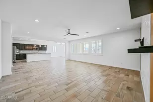 14049 W Desert Hollow Dr, Surprise, AZ 85387 - Photo 6