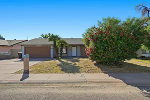 6437 W College Dr, Phoenix, AZ 85033 - Photo 1