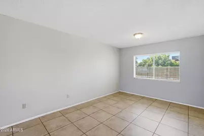 3945 W Barbara Avenue, Phoenix, AZ 85051 - Photo 8