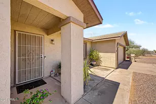 10565 W Buena Vista Dr, Arizona City, AZ 85123 - Photo 4