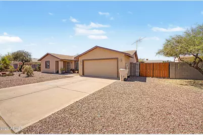 10565 W Buena Vista Drive, Arizona City, AZ 85123 - Photo 2