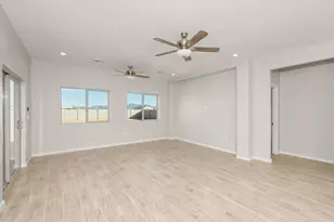 8611 W Mission Hills Dr, Arizona City, AZ 85123 - Photo 12