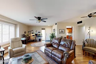 10102 W Burns Dr, Sun City, AZ 85351 - Photo 16