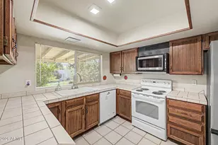 10410 S 44th St, Phoenix, AZ 85044 - Photo 12