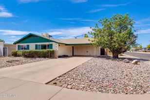2902 W Laurel Ln, Phoenix, AZ 85029 - Photo 2