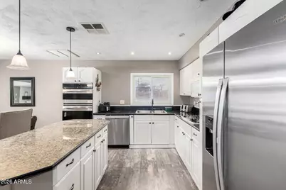 2001 W Surrey Avenue, Phoenix, AZ 85029 - Photo 12
