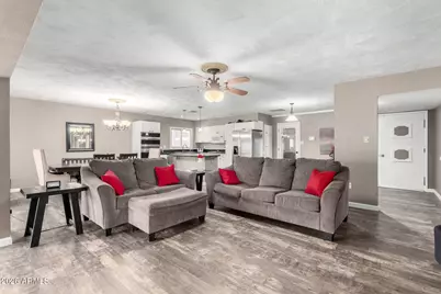 2001 W Surrey Avenue, Phoenix, AZ 85029 - Photo 8