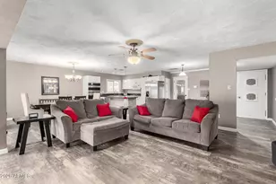 2001 W Surrey Ave, Phoenix, AZ 85029 - Photo 8