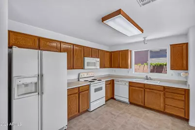 10263 W Mohawk Lane, Peoria, AZ 85382 - Photo 16