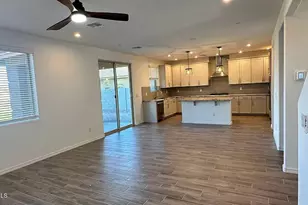 13426 W Eagle Feather Rd, Peoria, AZ 85383 - Photo 4