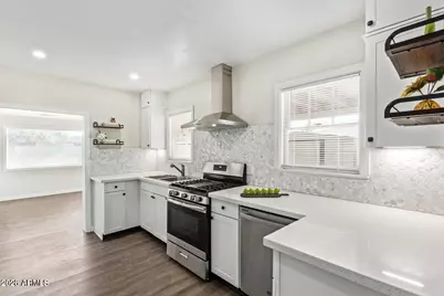 539 W 1st Street, Mesa, AZ 85201 - Photo 2