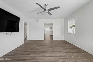 539 W 1st St, Mesa, AZ 85201 - Photo 6