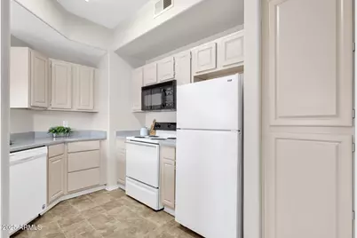 13700 N Fountain Hills Boulevard #157, Fountain Hills, AZ 85268 - Photo 2