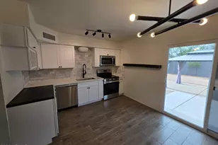 3735 E Claire Dr, Phoenix, AZ 85032 - Photo 6