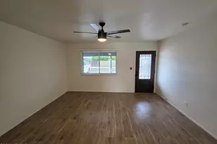 3735 E Claire Dr, Phoenix, AZ 85032 - Photo 4