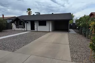 3735 E Claire Dr, Phoenix, AZ 85032 - Photo 2