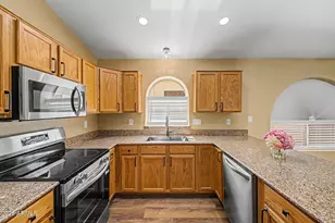 18048 W Spencer Dr, Surprise, AZ 85374 - Photo 12