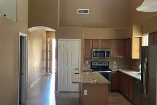 3898 S Stallion Dr, Gilbert, AZ 85297 - Photo 4