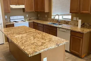 3898 S Stallion Dr, Gilbert, AZ 85297 - Photo 14