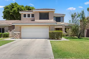974 W Leah Ln, Gilbert, AZ 85233 - Photo 2