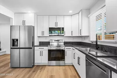 3518 E Montecito Avenue #2, Phoenix, AZ 85018 - Photo 1
