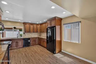 4548 W Echo Ln, Glendale, AZ 85302 - Photo 18