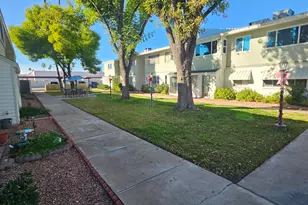 2575 W Berridge Ln, Phoenix, AZ 85017 - Photo 16