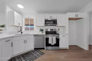 2547 E Tonto Ln, Phoenix, AZ 85050 - Photo 10