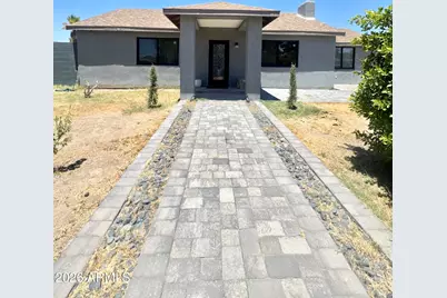 2502 E Edgemont Avenue, Phoenix, AZ 85008 - Photo 1