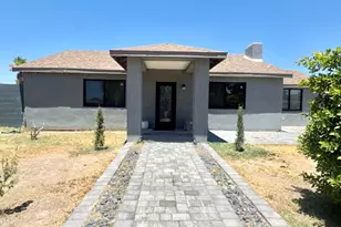 2502 E Edgemont Ave, Phoenix, AZ 85008 - Photo 1