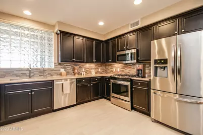 17850 N 68th Street #2165, Phoenix, AZ 85054 - Photo 2