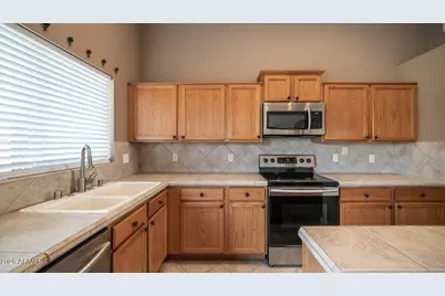 9138 W Clara Lane, Peoria, AZ 85382 - Photo 16