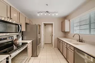 1633 E Lakeside Dr, Gilbert, AZ 85234 - Photo 4