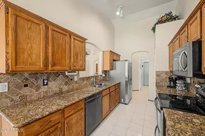 373 W Primoroso Drive, Gilbert, AZ 85233 - Photo 8